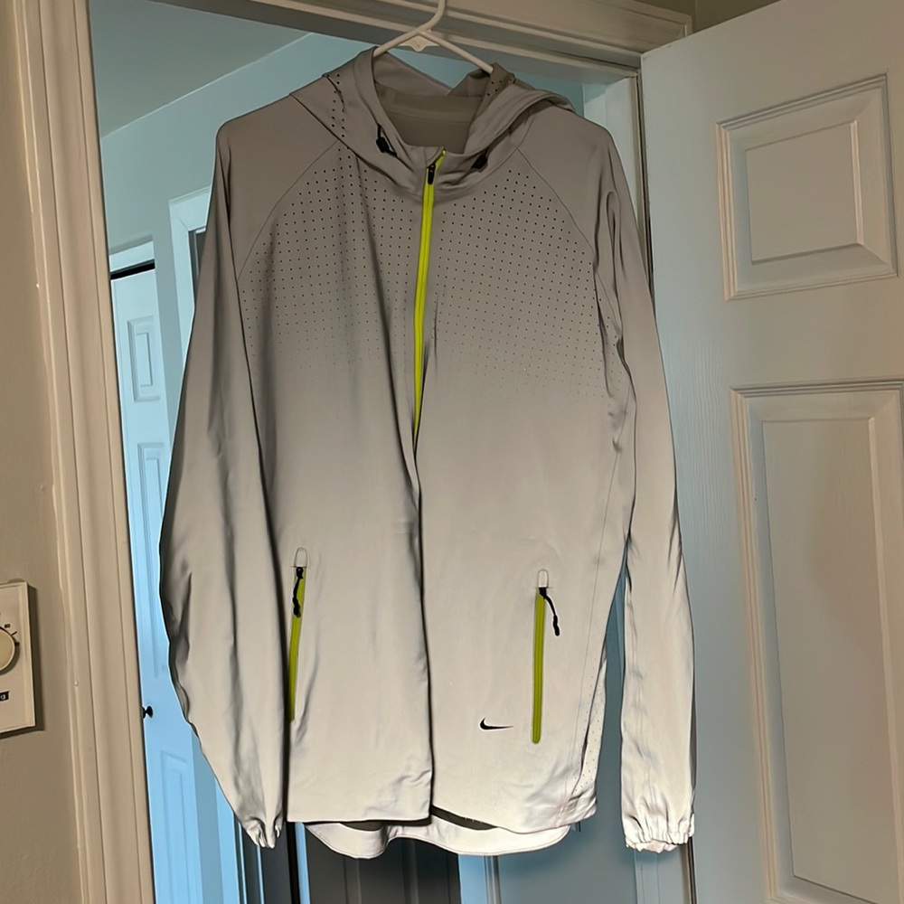 Nike reflective breathable jacket